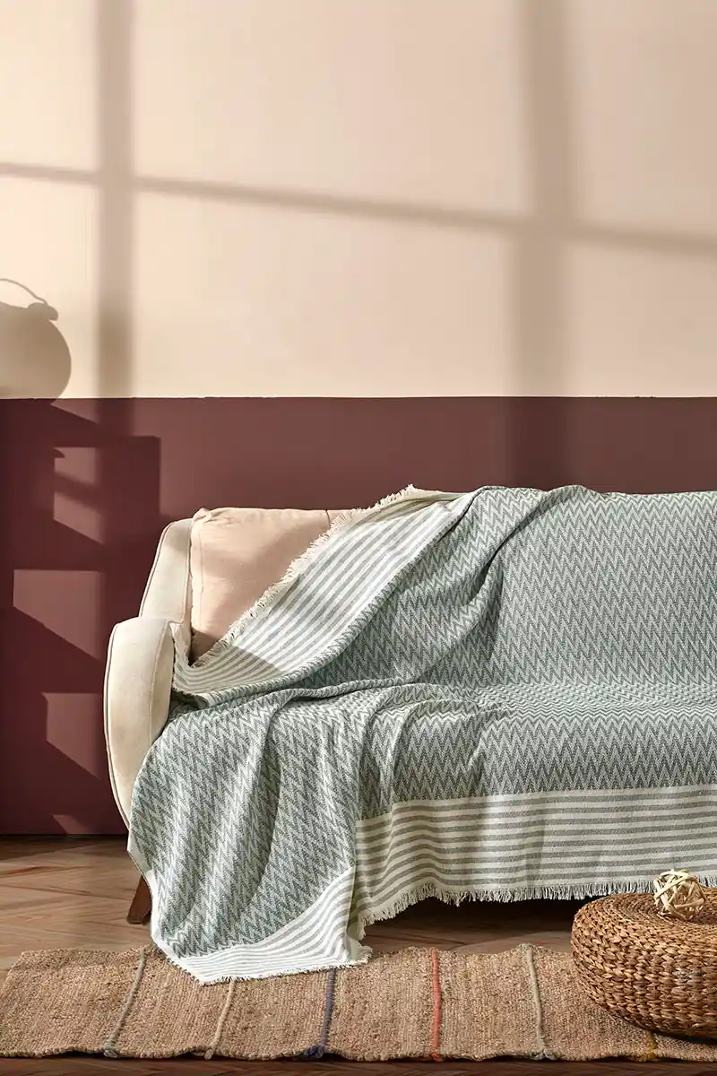 Koltuk Örtüsü ile Ev Dekorasyonunuza Şıklık ve Koruma Katmanın Yolları