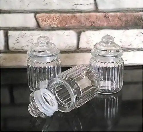 Küçük Cam Kavanozlarla Dekorasyonunuzu Şık ve İşlevsel Hale Getirin