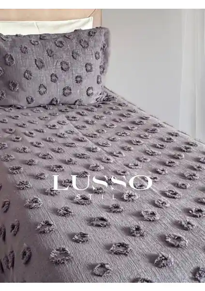 Lusso Stile Ponpon Püsküllü Tek Kişilik Yatak Örtüsü Estetik ve Konfor Sunar
