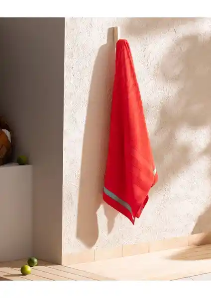 Madame Coco Tortue Plaj Havlusu: Yüksek Kalite ve Şık Tasarımla Yaz Keyfi