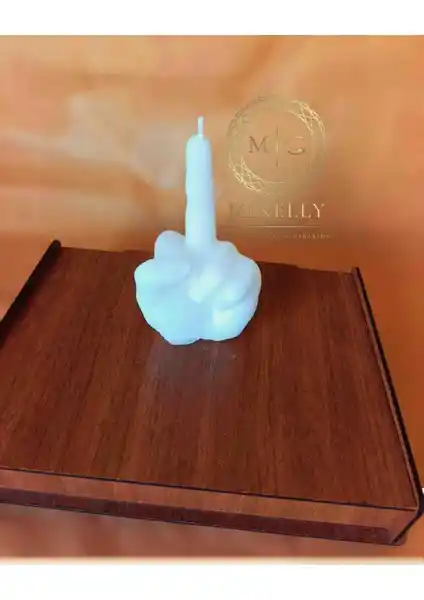 Minelly Bold Mum: Cesur ve Modern Dekorasyon Parçası El Yapımı Benzersiz Mumlar