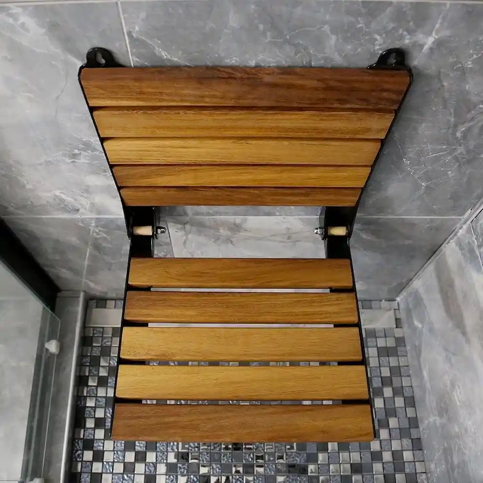 Modern Banyo Dekorasyonunda Duş Oturağı ve Banyo Taburesi Seçenekleri ve Özellikleri
