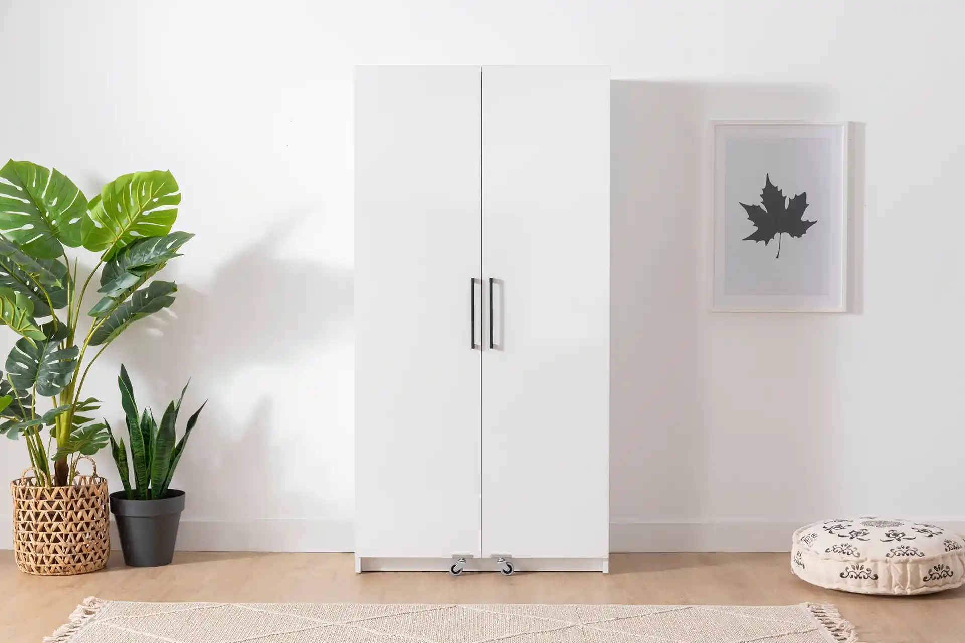 Modern Mutfaklar İçin 180 cm Beyaz İki Kapaklı Erzak Dolabı Özellikleri ve Dekorasyon İpuçları