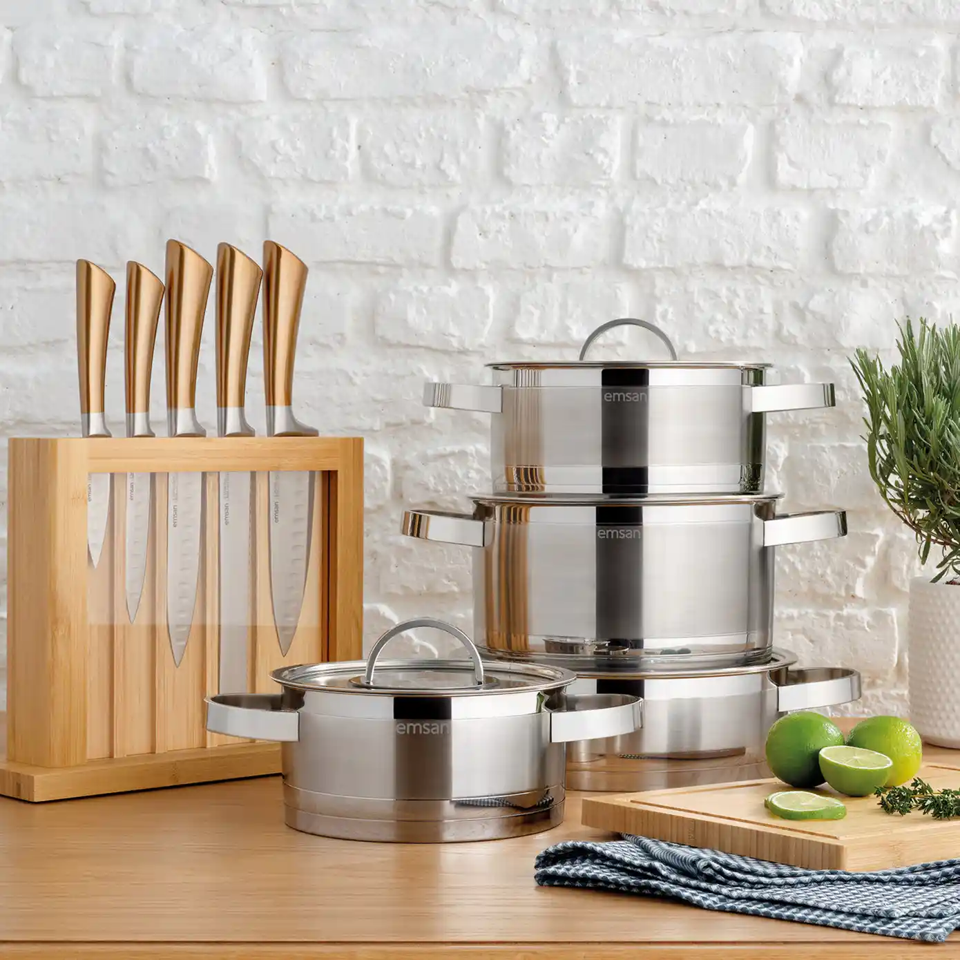 Modern Paslanmaz Çelik Tencere Setleri ile Mutfak Dekorasyonunu Güncelleyin