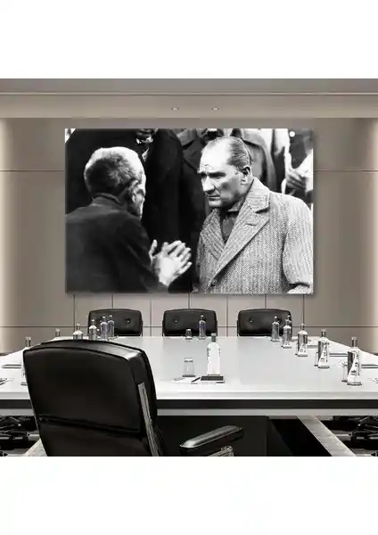 Mustafa Kemal Atatürk'ün halkı dinleyen imajını yansıtan dayanıklı kanvas tablo
