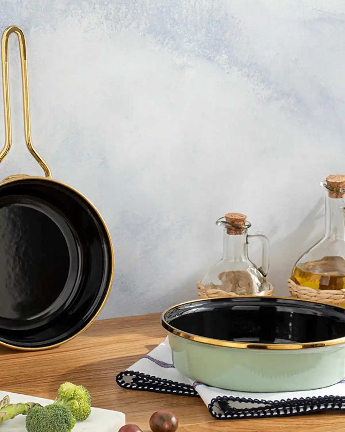 Mutfak Dekorasyonunda 2’li Tava Setleri ile Şıklık ve Fonksiyonellik Artırma