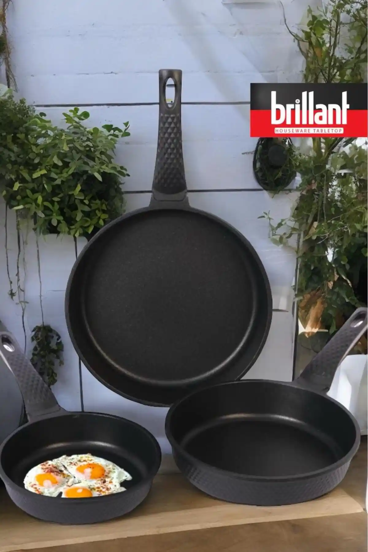 Mutfak Dekorasyonunda Şıklık ve İşlevselliği Yükselten 3'lü Granit Döküm Tava Setleri