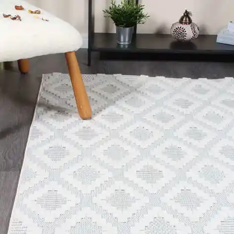 Salon Dekorasyonuna Uygun Güzel Halılar: Seçim ve Trendler Rehberi