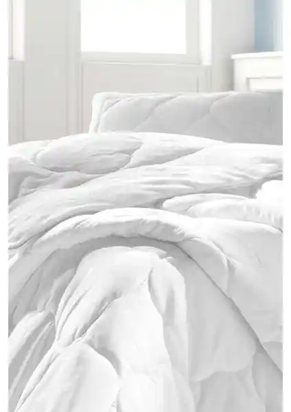 Varol Microplush Her Mevsim Çift Kişilik Yorgan: Konfor ve Şıklığın Buluşması