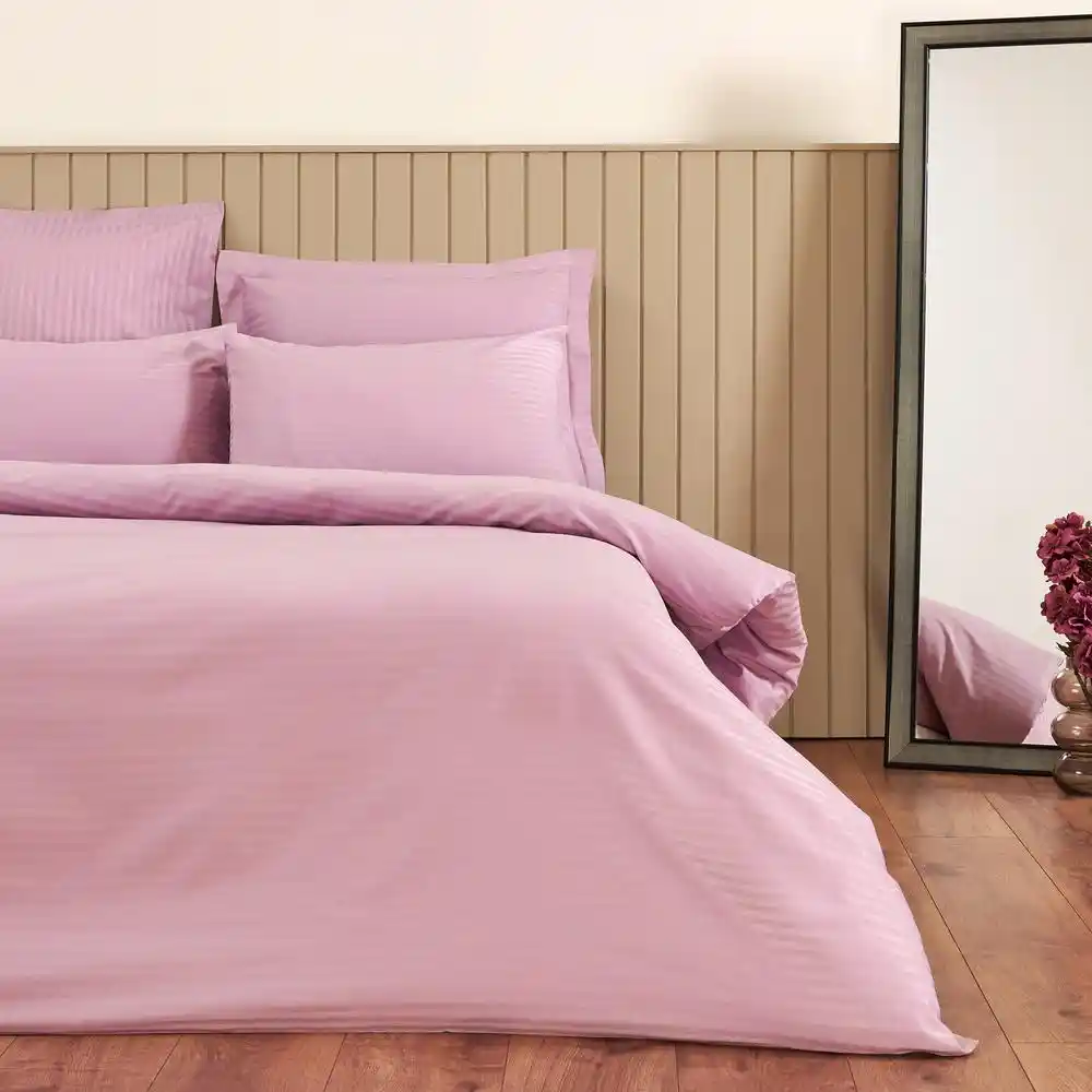 Yastıklı Nevresim Takımıyla Yatak Odası Dekorasyonunda Şıklık ve Konforun Buluşması