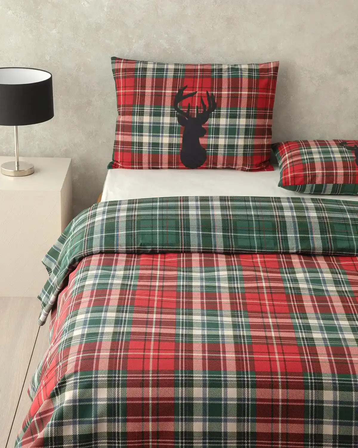 Yatak Odası Dekorasyonunda Şıklık ve Konforu Bir Arada Sunan Homeflanel Nevresim Takımı