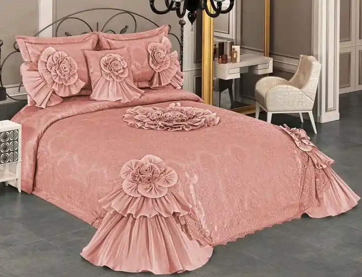 Yatak Odası Dekorasyonunu Zenginleştiren Fantazi Yatak Örtüsü Modelleri ve Seçim Rehberi