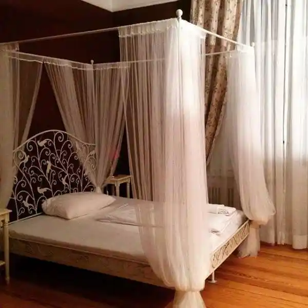 Yatak Odasında Cibinlik Kullanımı: Dekorasyon ve Konforun Şık Buluşması