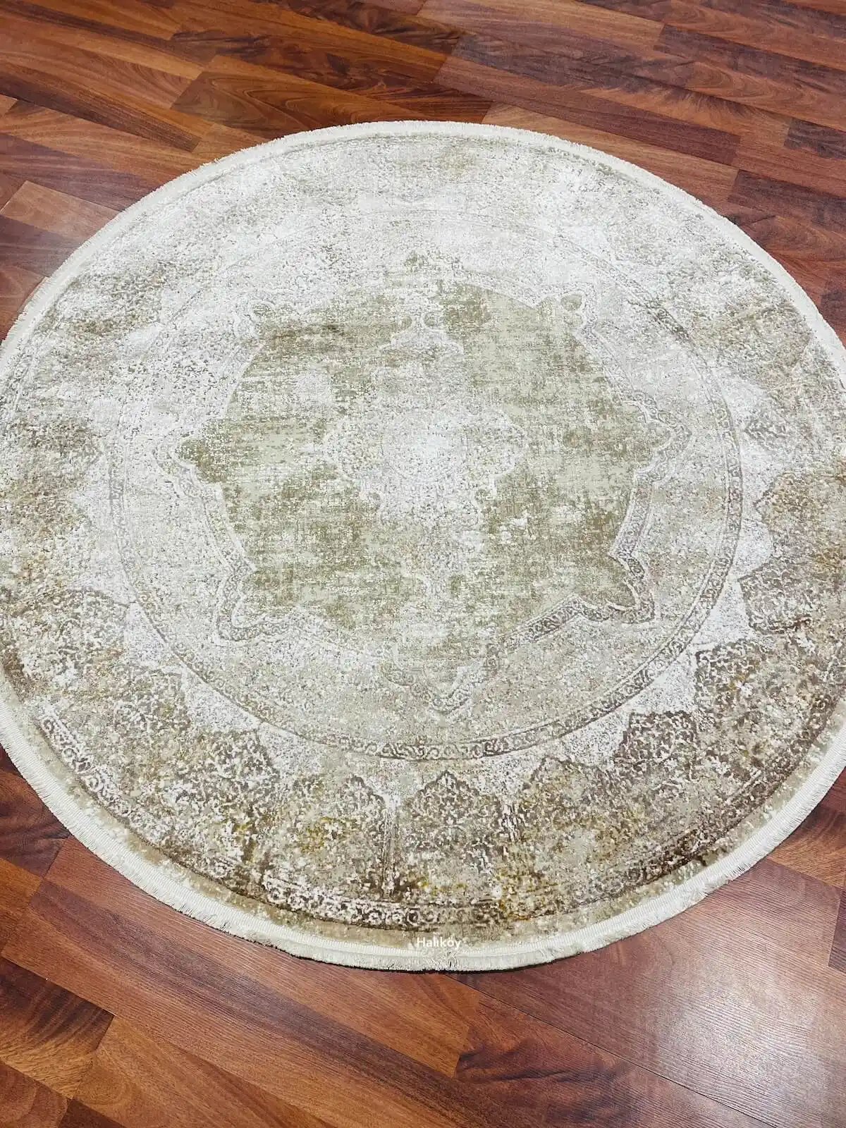 Yuvarlak Halı Seçenekleri ve Dekorasyonda Kullanım İpuçları