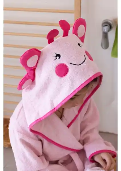 Zengin Home Kapüşonlu Çocuk Bornozu: Rahat ve Eğlenceli Tasarımıyla Sevimli Seçenek