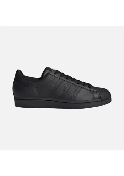 Adidas Originals EG4957 ve EG4960 Karşılaştırması: Stil ve Konfor Analizi