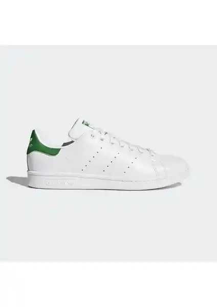 Adidas Stan Smith ve New Balance 408 Beyaz Günlük Ayakkabı Karşılaştırması