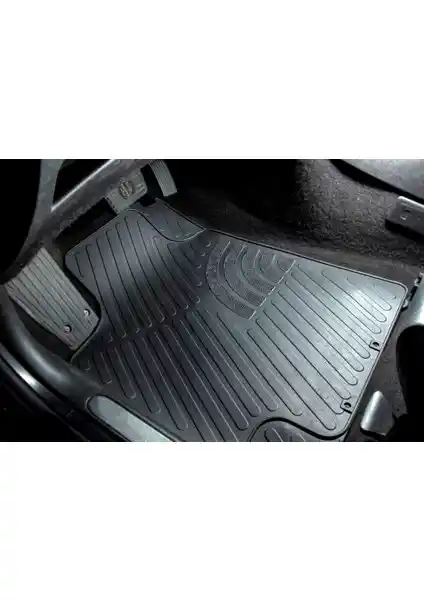 Erpar Napoliten Kauçuk Paspas: Dayanıklı ve Şık Otomobil İç Aksesuarı