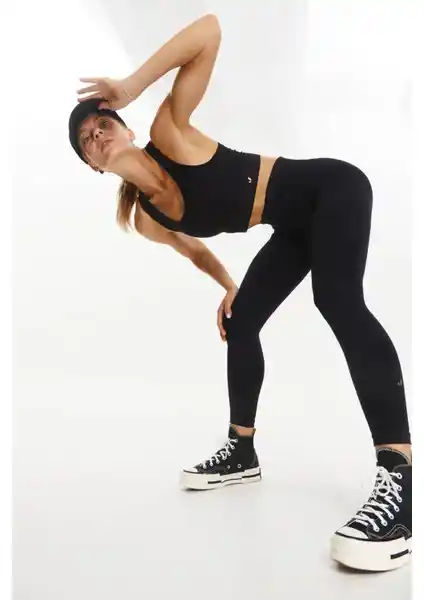 Jerf Gela ve Puma Run Favorite Kadın Spor Taytlarının Detaylı Karşılaştırması