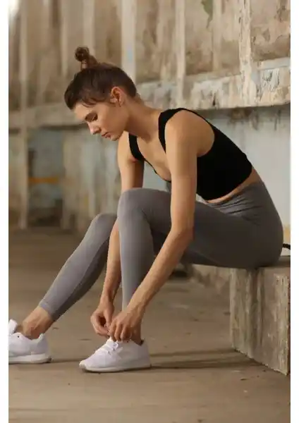 Jerf Gela Yüksek Bel Tayt ile Puma Run Favorite Kadın Tayt Karşılaştırması