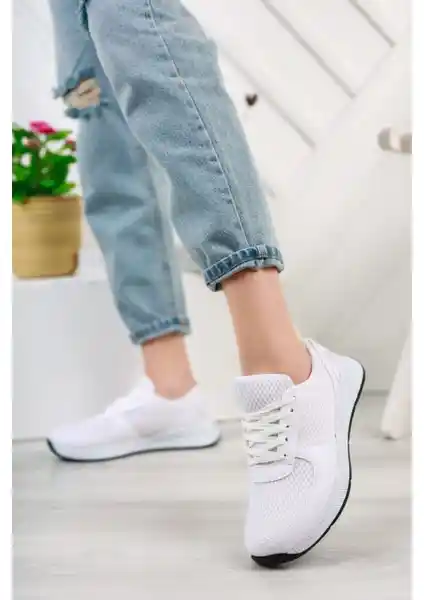 NeskaAvm Fileli Beyaz Spor Ayakkabı ve Slazenger DAPHNE Kadın Sneaker Karşılaştırması
