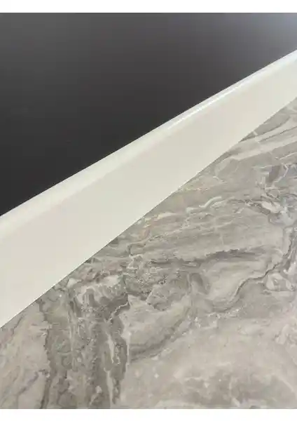 Pasha Dekor 8 cm Düz Lake Beyaz Parke Süpürgelik Modern ve Dayanıklı Tasarım Özellikleri