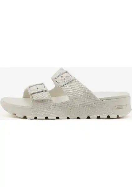 Skechers ARCH FIT FOOTSTEPS ve Plush Arch Fit Kadın Ayakkabıları Karşılaştırması ve Özellikleri