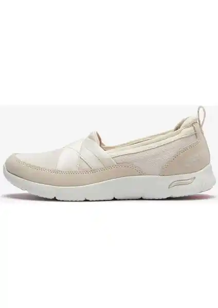 Skechers ARCH FIT REFİNE ve Skechers Arch Fit Reggae Cup Ayakkabı Karşılaştırması