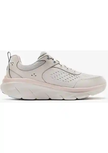 Skechers D'lux Walker 2.0 ve Skechers Go Walk 6 Karşılaştırması