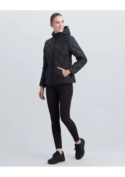 Skechers W Capitone ve Turtle Neck Essential Kadın Montları Karşılaştırması 2023