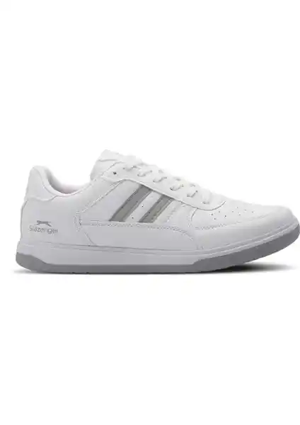 Slazenger kadın sneaker modelleri karşılaştırması: ALASTAR I ve EFRAT özellikleri ve kullanıcı yorumları