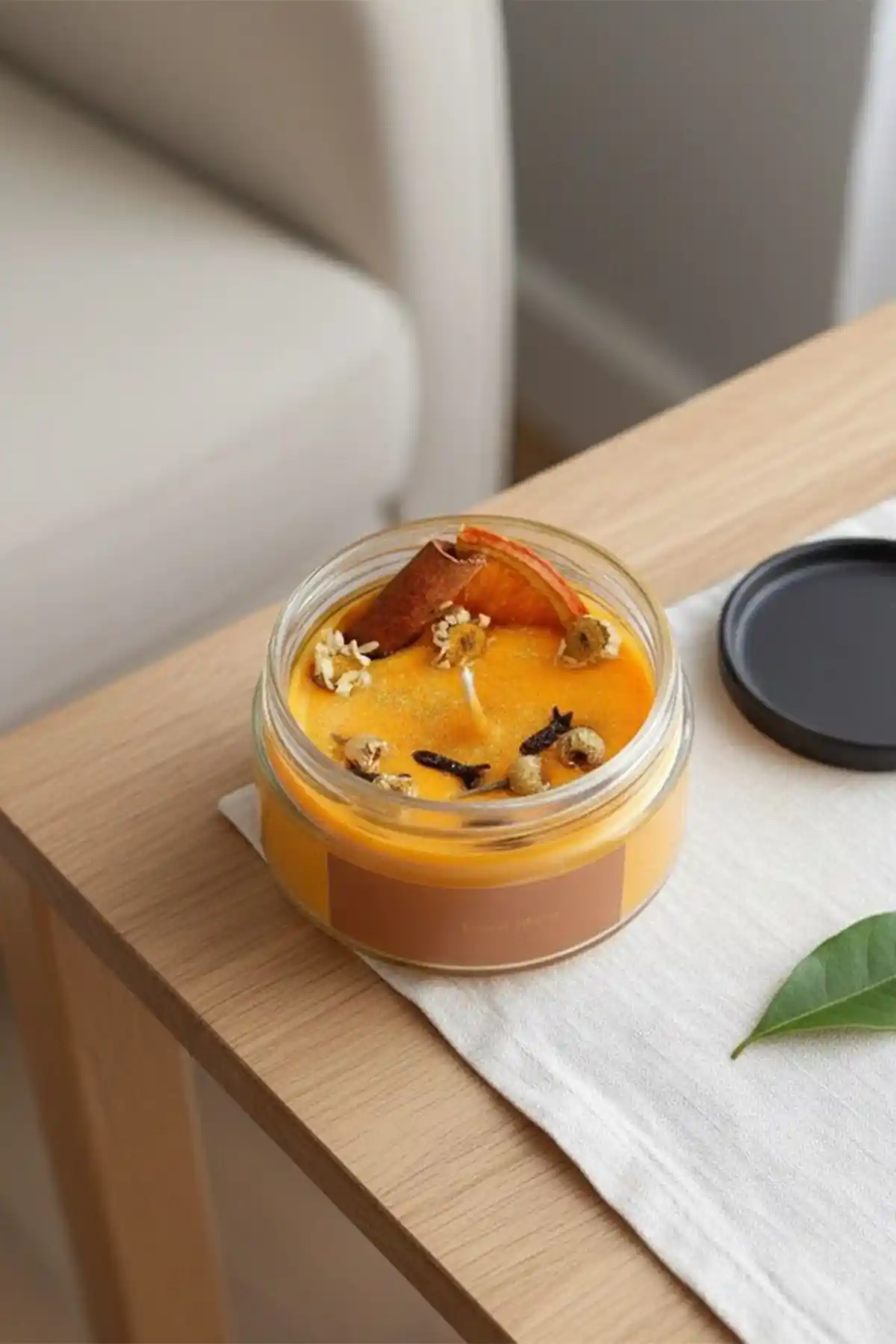 Trend Mum Ritüel Kokulu: Sakral Çakra Destekli Portakal Çiçeği ve Tarçın-Karanfil Kokusu