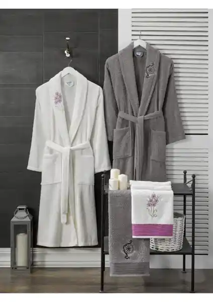 Karşılaştırmalı Bornoz Setleri: Casnack ve Güvenal Ürünlerinin Özellikleri ve Kullanıcı Yorumları