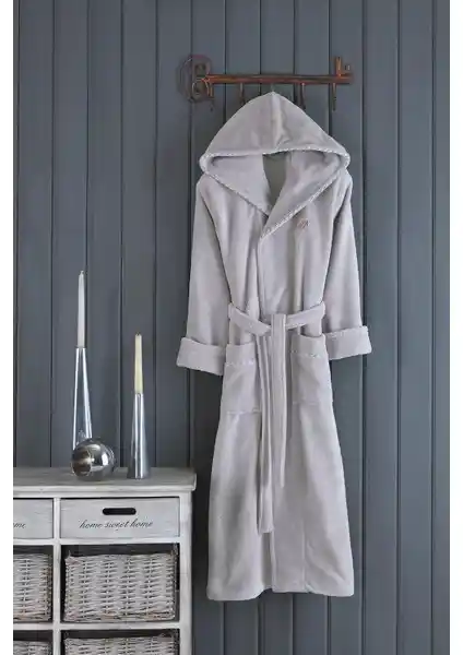 Varol Biyeli Kapşonlu Bambu Bornoz ve Nemesis Serisi Pike Otel Bornozu Karşılaştırması