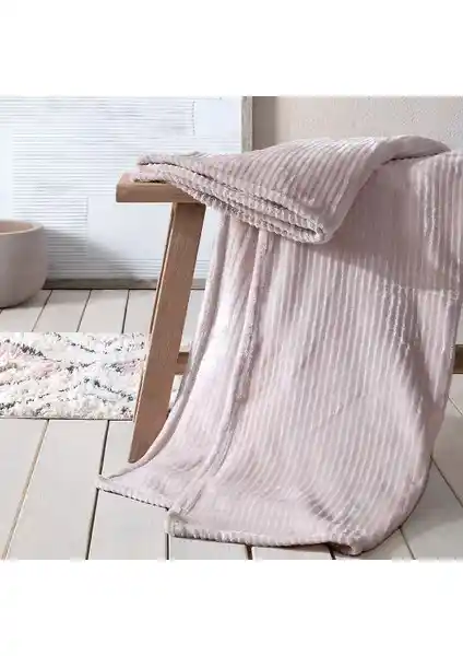 Yataş Adel ve Holly Wellsoft TV Battaniyesi Karşılaştırması: Özellikler ve Kullanıcı Yorumları