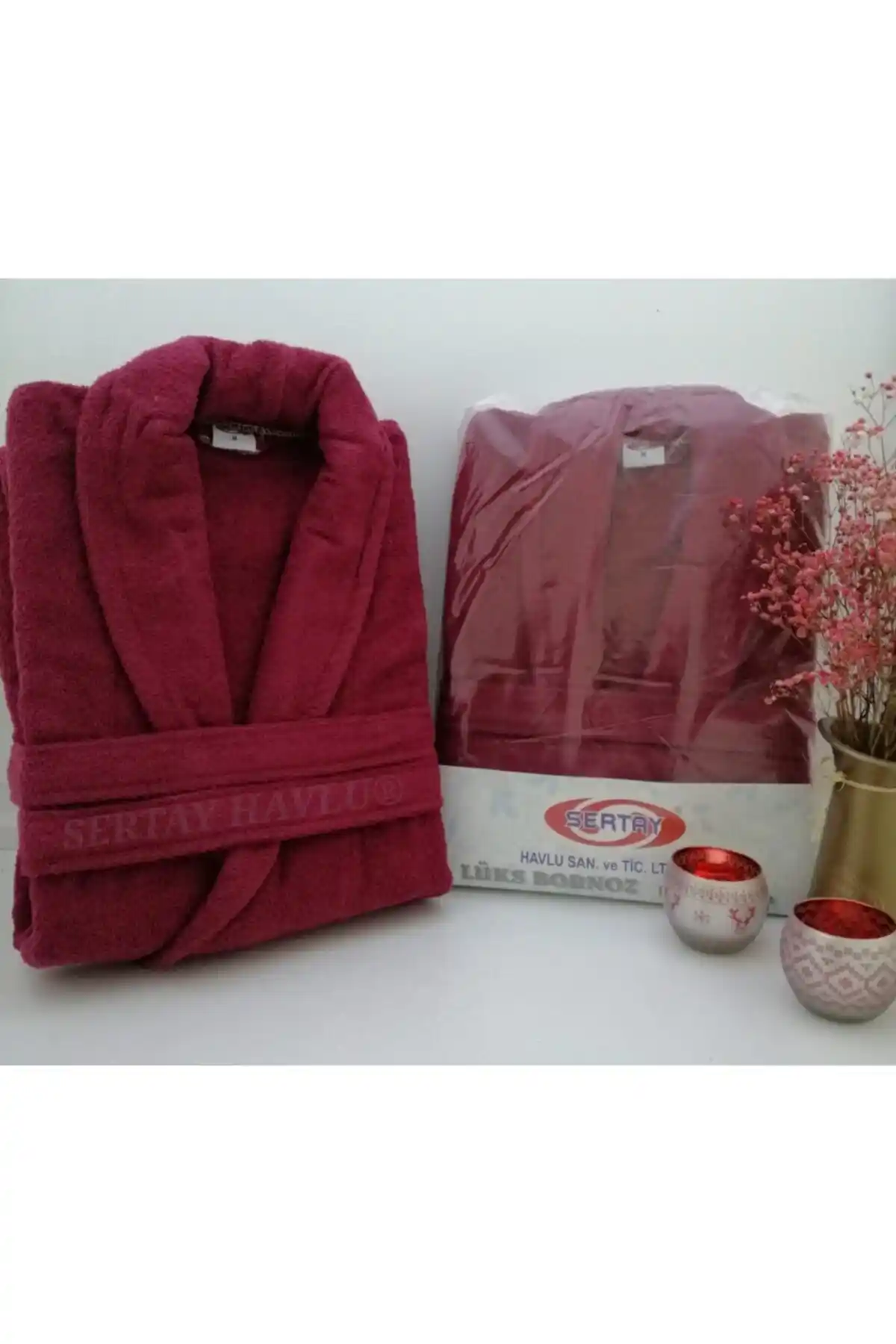 %100 Pamuk Lüks Tek Bornoz Konfor ve Şıklık Sunan Modern Tasarım