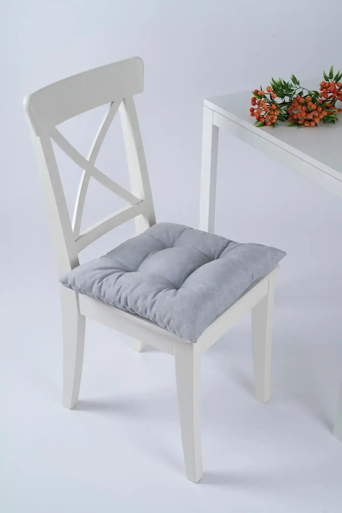 ALTINPAMUK Beta Gri Pofidik Sandalye Minderi: Şık ve Konforlu Oturma Çözümü