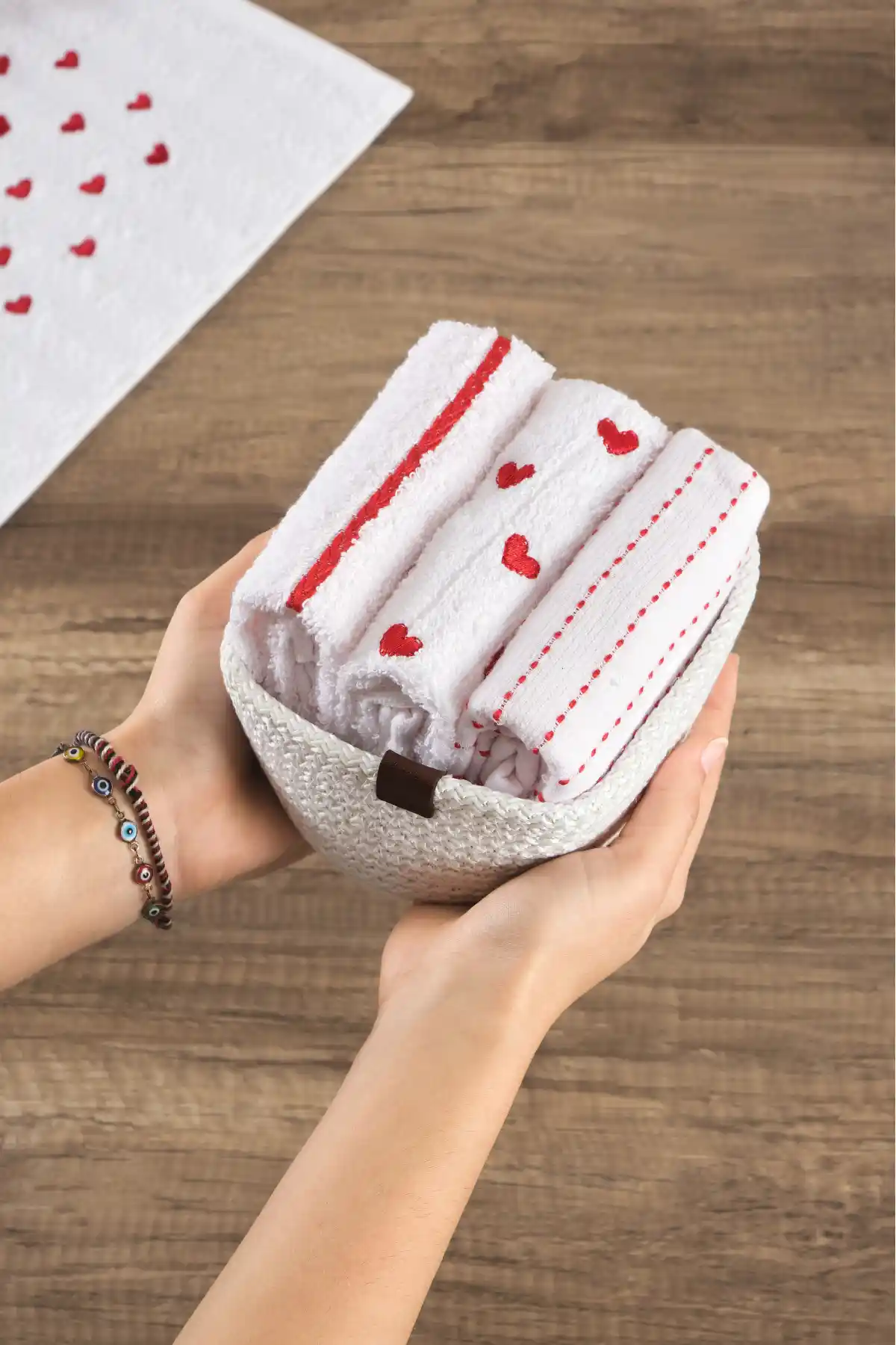 Casnack Seher Mutfak ve El-Yüz Havlu Seti ile Ev Dekorasyonunuza Şıklık Katın