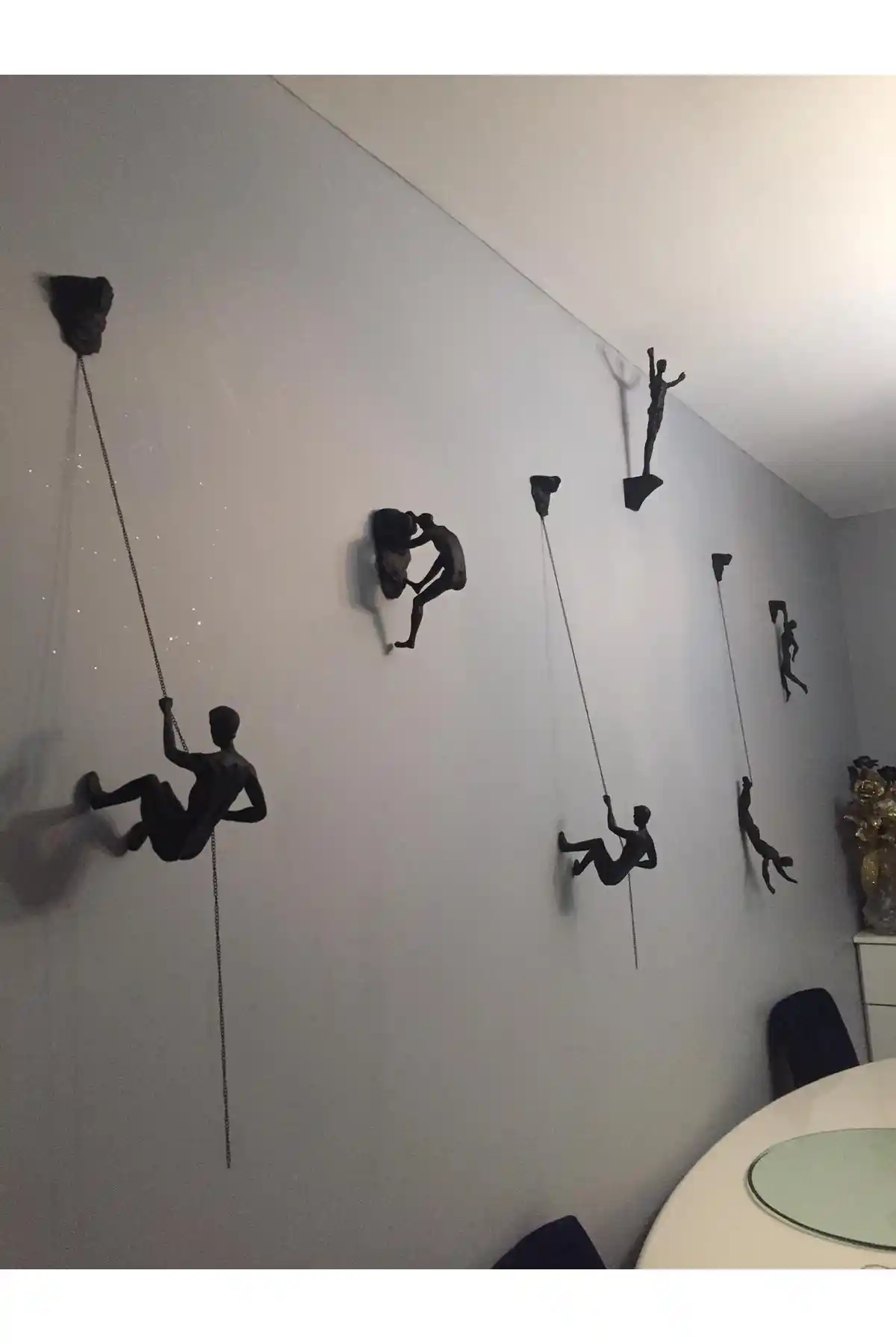 Duvara Tırmanan Dağcı Adamlar Heykeli 6'lı Set Modern ve Şık Dekorasyon İçin Uygun