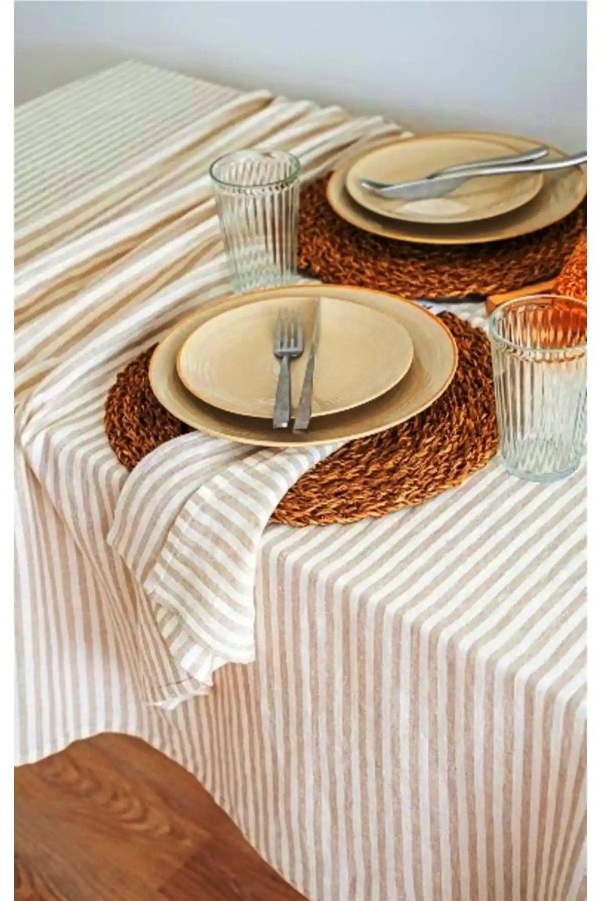 El Yapımı Organik Ham Keten Masa Örtüsü: Şıklık ve Doğallığın Buluşması