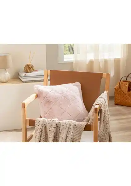 English Home Soft Touch Rabbit Peluş Kırlent Kılıfı 45x45 cm Şık ve Konforlu Ev Dekorasyonu Ürünü