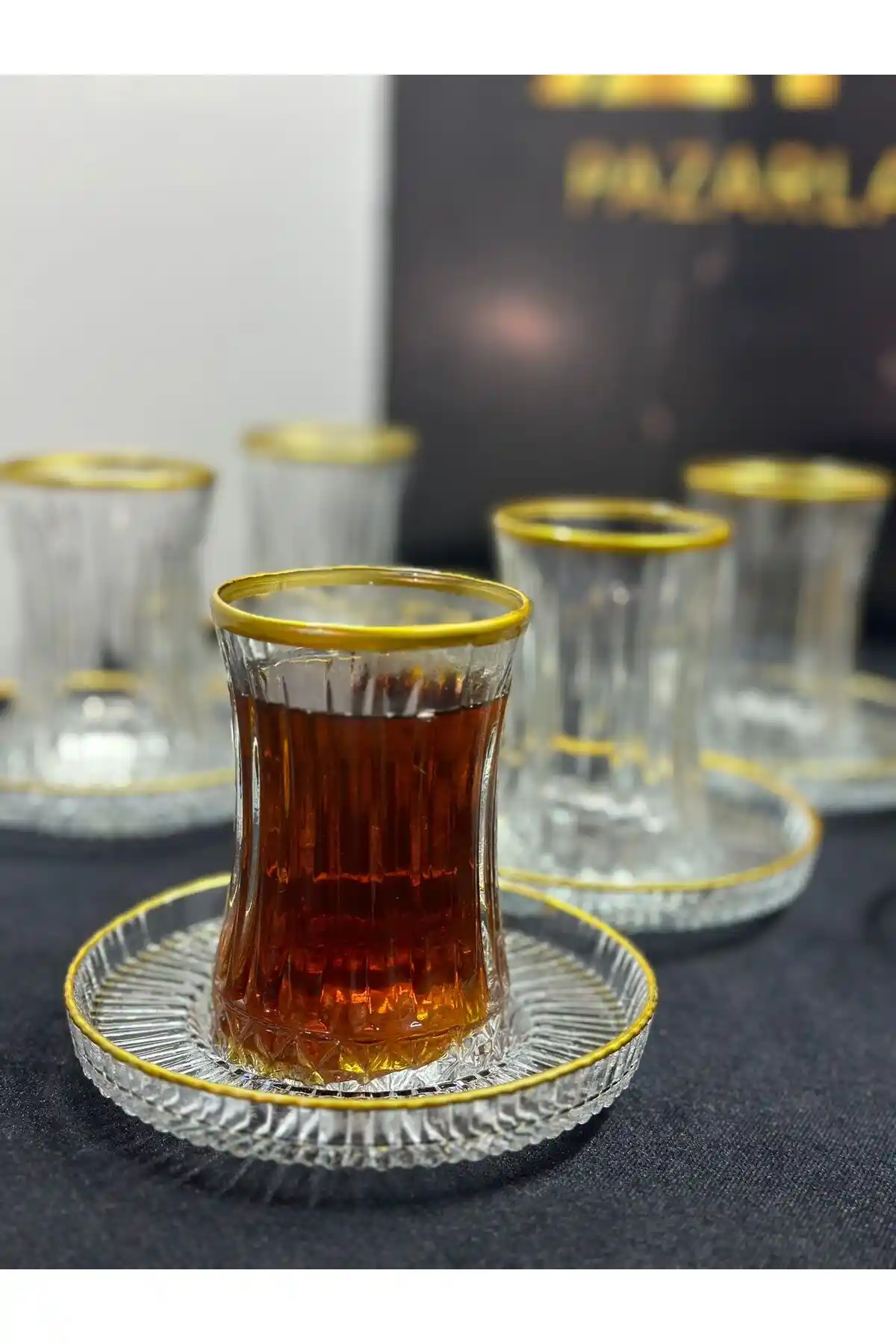 Genel Markalar 12 Parça Gold Boyalı Çay Seti Şıklık ve Fonksiyonellik Sunar