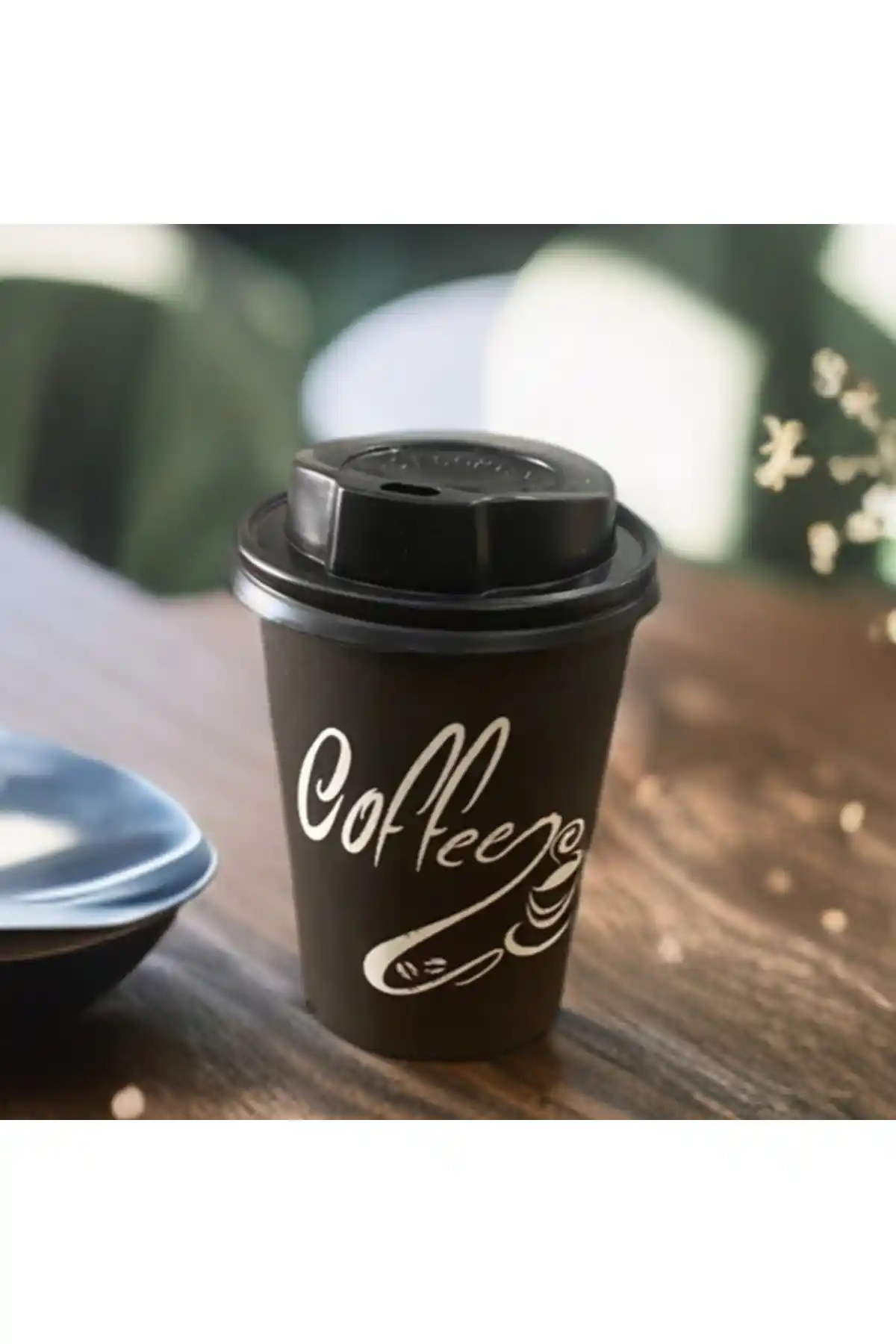 Genel Markalar 8 Oz Siyah Kapaklı Karton Bardak Günlük Kullanım İçin Pratik ve Şık Bir Seçenek