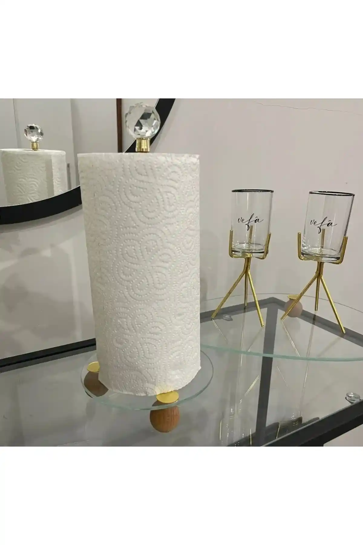 Gold Dekoratif Ahşap Top Ayaklı Kristal Taşlı Cam Kağıt Havluluk Ürünü Modern ve Şık Tasarım Özellikleri