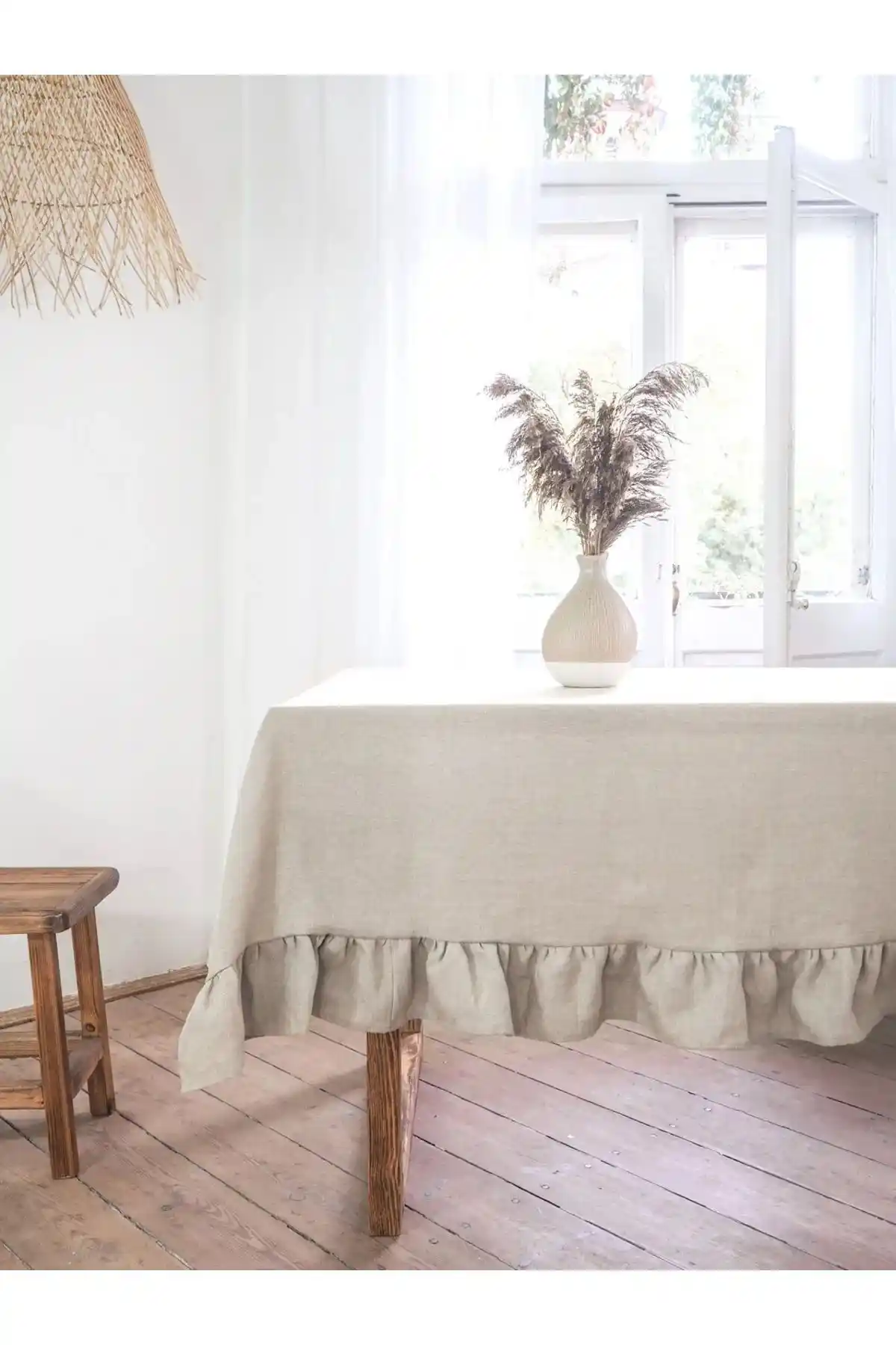 HOME ART ATELIER El Yapımı Fırfırlı Doğal Vintage Masa Örtüsü Şıklık ve Dayanıklılık Bir Arada