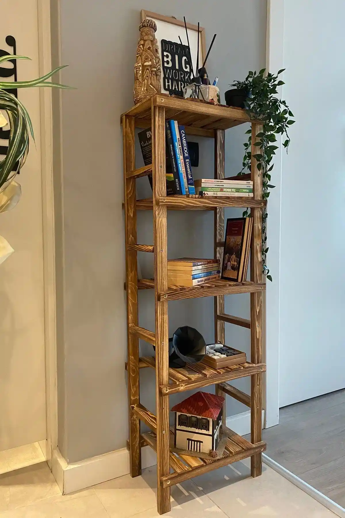 İskandinav Stilinde Doğal Ahşap Çok Amaçlı Kitaplık ve Dekoratif Raflar