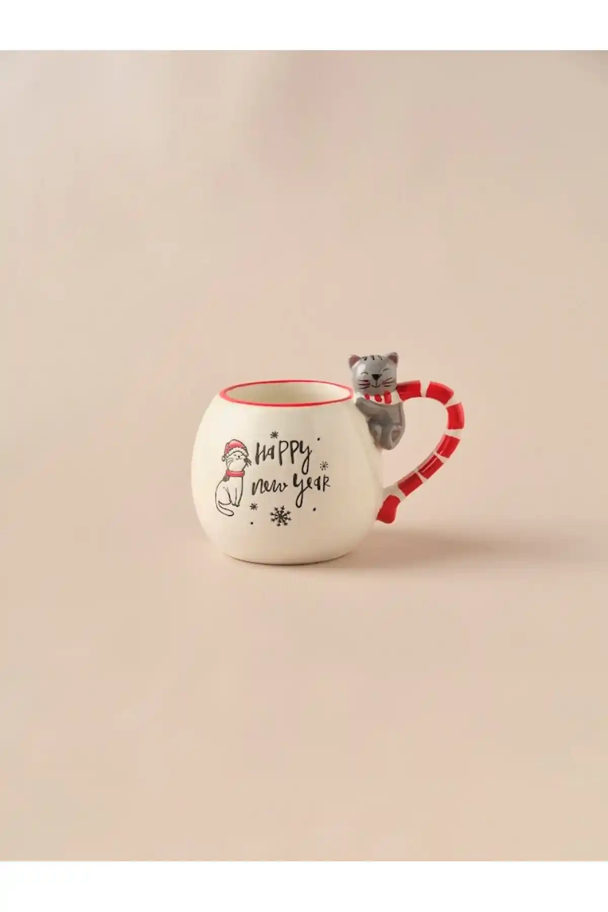 Karaca Yılbaşı Temalı Seramik Kupa: Şık Tasarım ve Uzun Ömürlü Kullanım Özellikleri