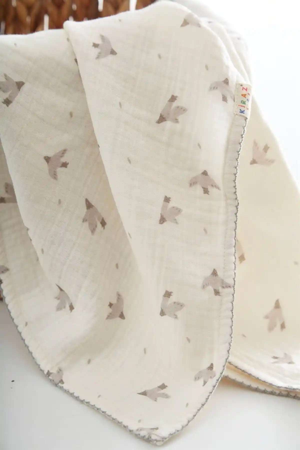 Kirazkids 100x100 Kuş Baskılı Müslin Örtü Organik Pamuk ve Antibakteriyel Özelliklerle