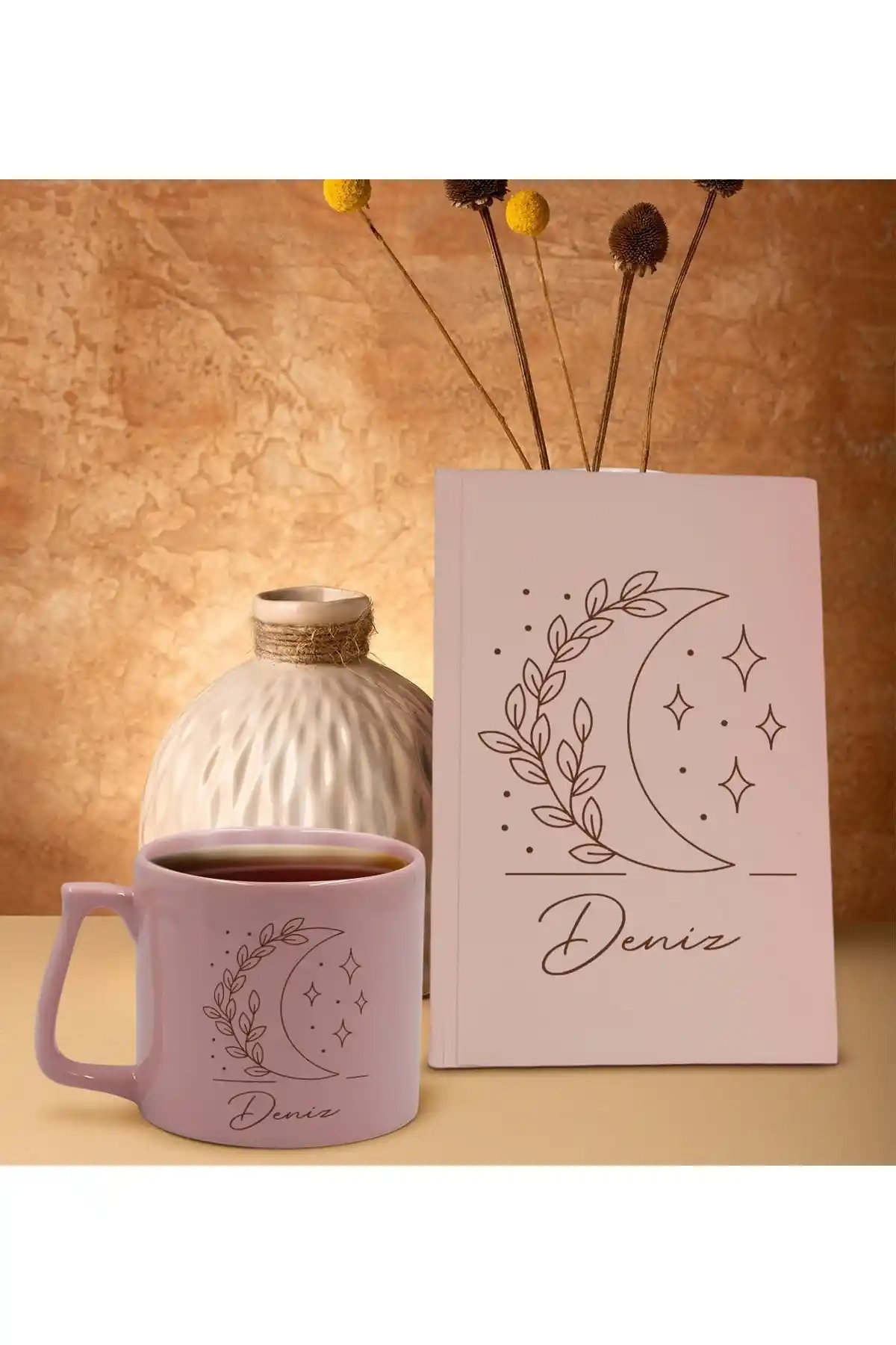 Kişiye Özel Pembe Sert Kapaklı Defter ve Middle Kupa Seti Şıklık ve Kullanışlılığın Buluşması