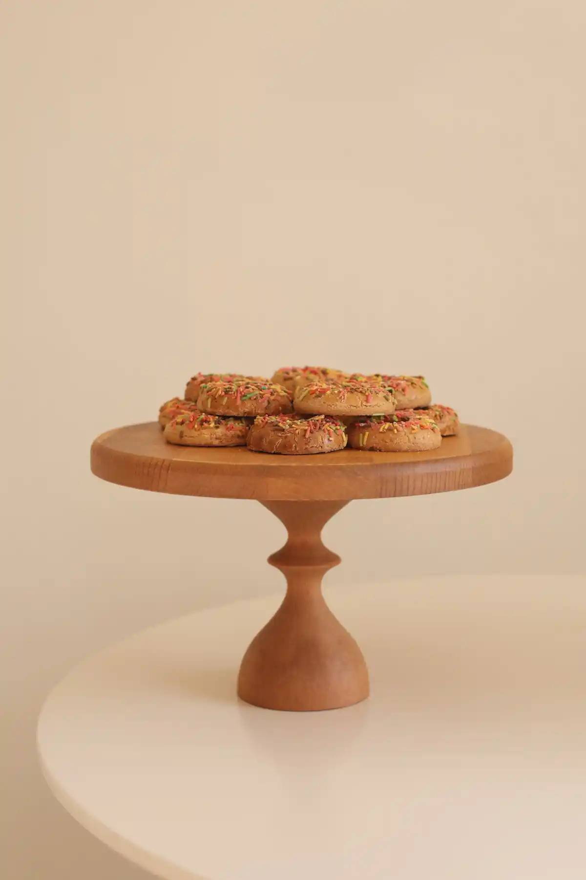 Kitchen Trend JustWood Mummy 25 Cm Ahşap Ayaklı Yuvarlak Pasta Sunum Tabağı